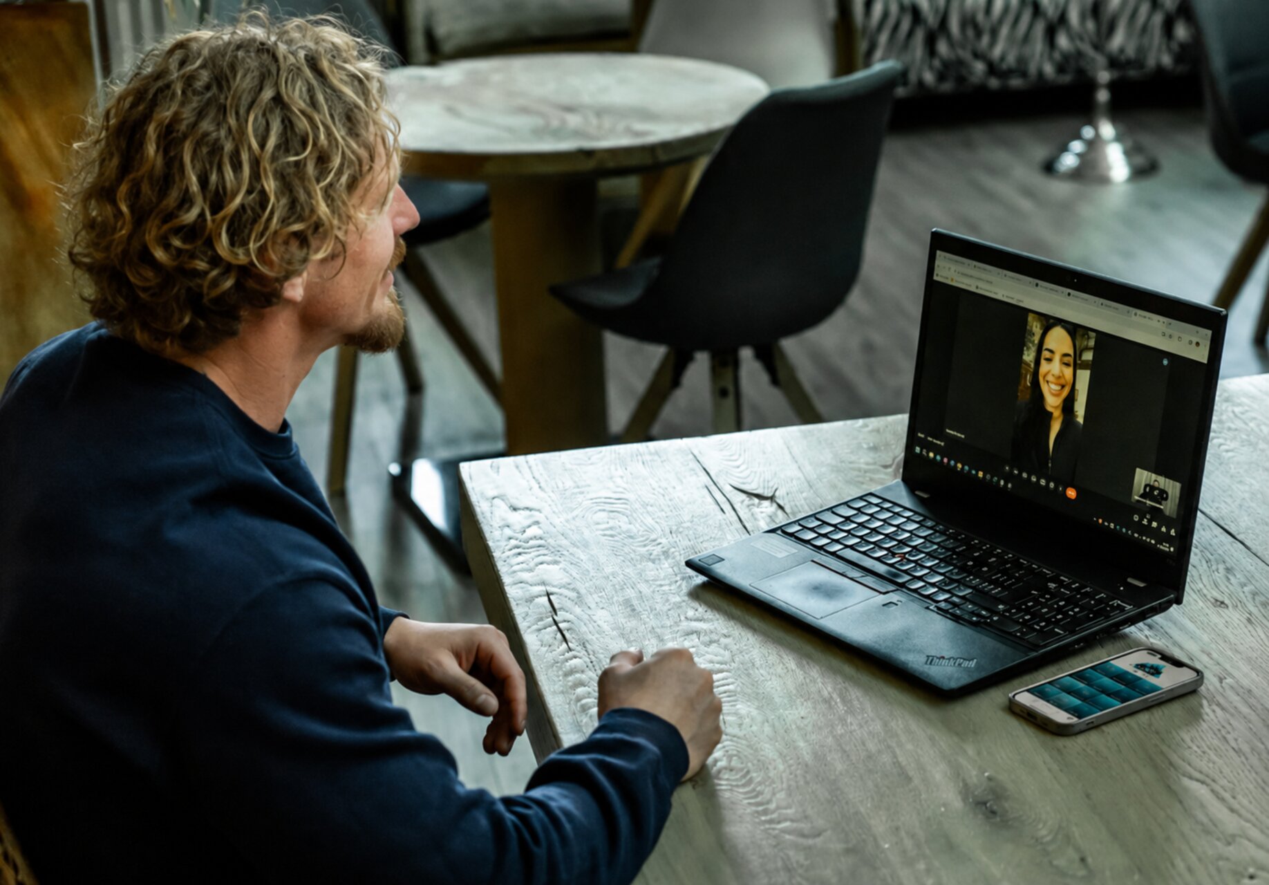 Coaching per Video-Call am Laptop